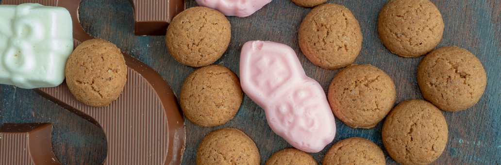 pakjesavond-welke-wijn-bij-pepernoten-chocoladeletters-en-marsepein