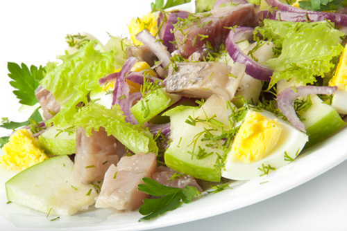 witlofblad-gevuld-met-haring-en-eiersalade